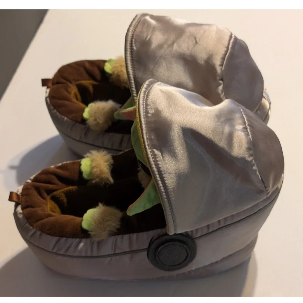 Gap Star Wars Grogu Mandalorian Hover Pram Plush Slippers Silver Kids 1/2